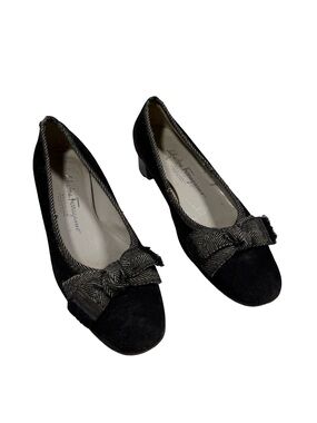 Salvatore Ferragamo Boutique Black Bow Pumps Womens 6B Low Heel Italy Shoes VTG